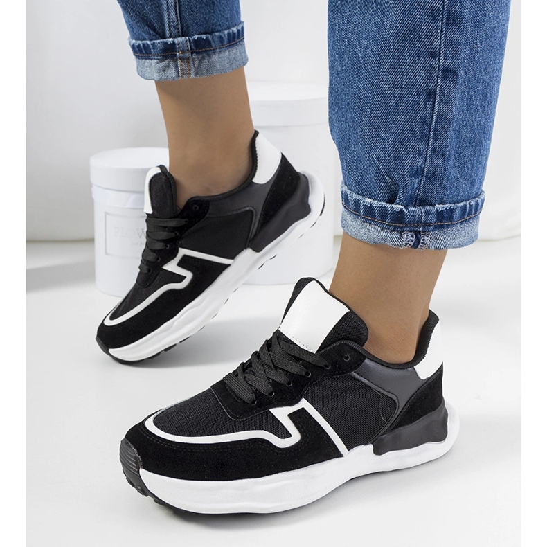 Sneakers Misano da donna nere bianca 1