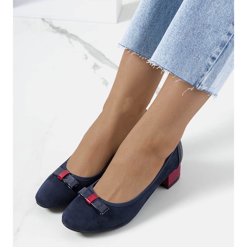 Décolleté blu navy con fiocco Deniz rosso 1