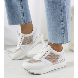 Sneakers in rete bianca di Ilkay 1