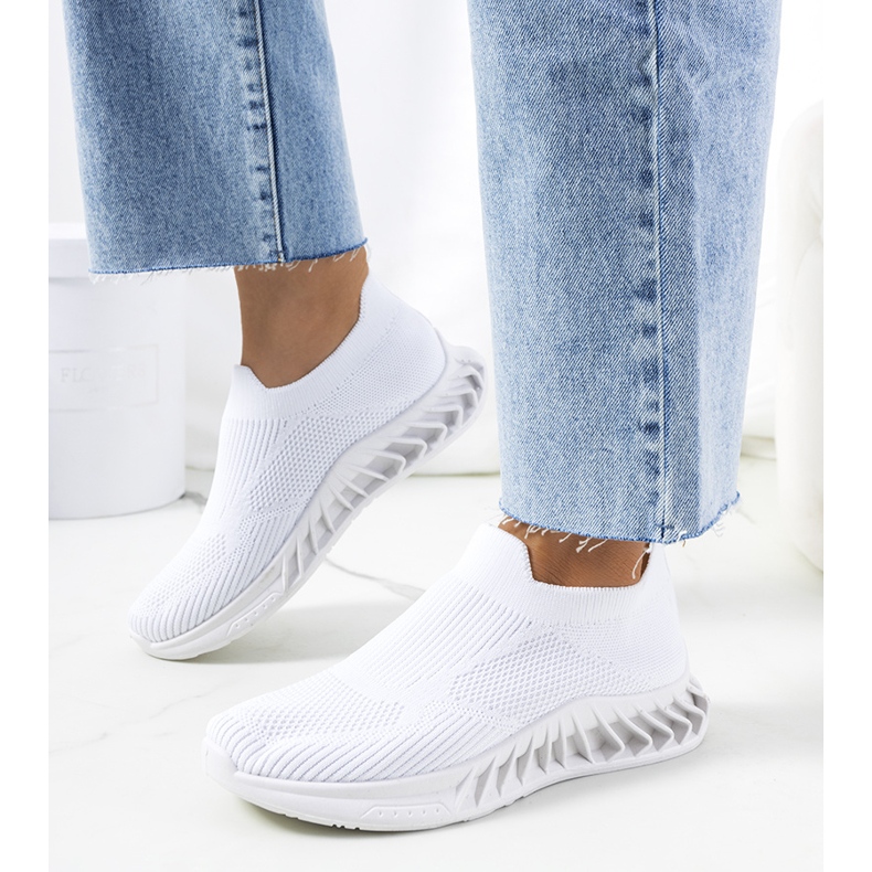 Le sneakers bianche di Neda bianca 1