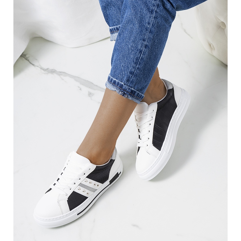 Sneakers nere con borchie Luus bianca nero d'argento 1