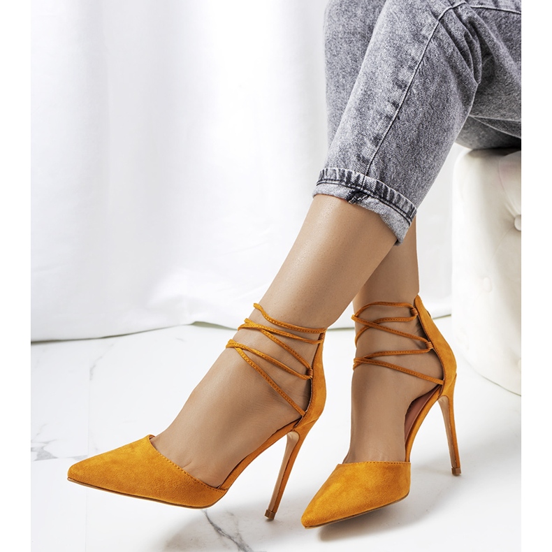 Tacchi in pelle marrone con cinturino Glover 1
