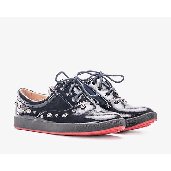Sneakers da bambino laccate blu navy di Mikaela 1