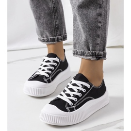 Sneakers nere sulla piattaforma Chovka nero 1