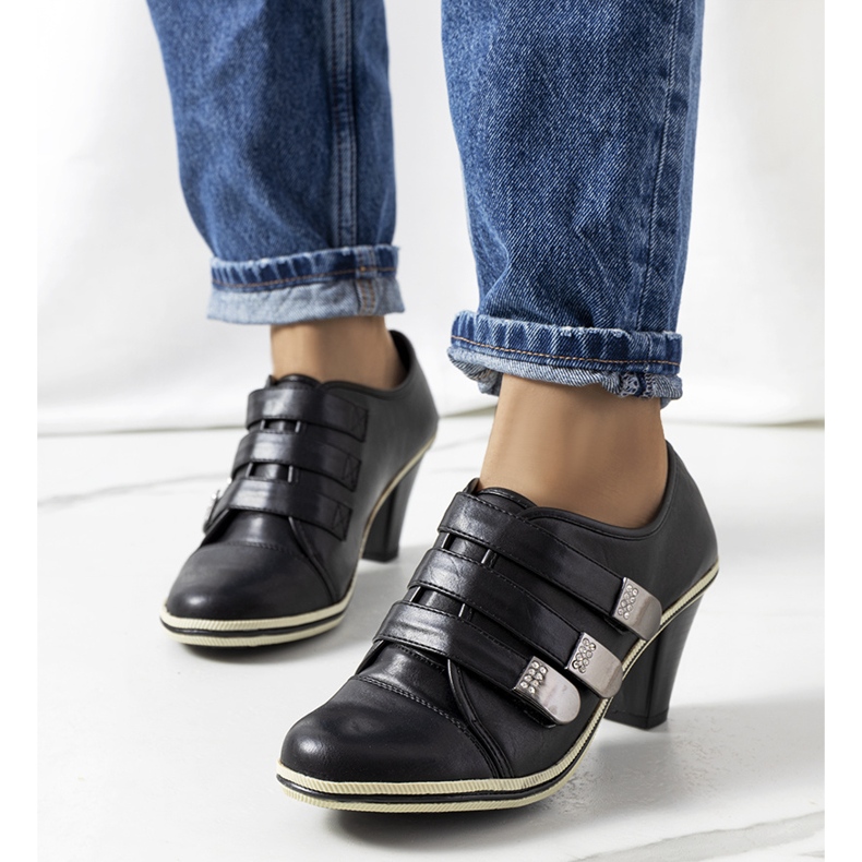 Scarpe brogue nere sul palo Payla nero 1