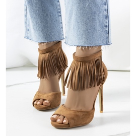 Sandali marroni su tacco Molines beige 1