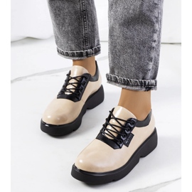 Scarpe beige di Parram 1