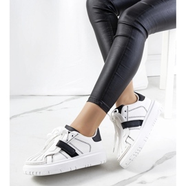 Sneakers bianche in velcro di Pates bianca 1