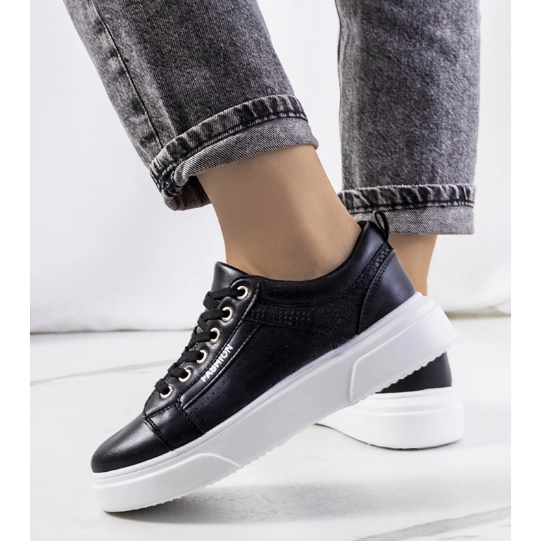 Sneakers nere su una spessa suola Louisiana nero 1