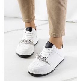 Sneakers bianche con catena di Maring bianco 1