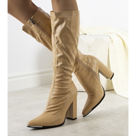 Stivali beige con tacco alto di Manau 1