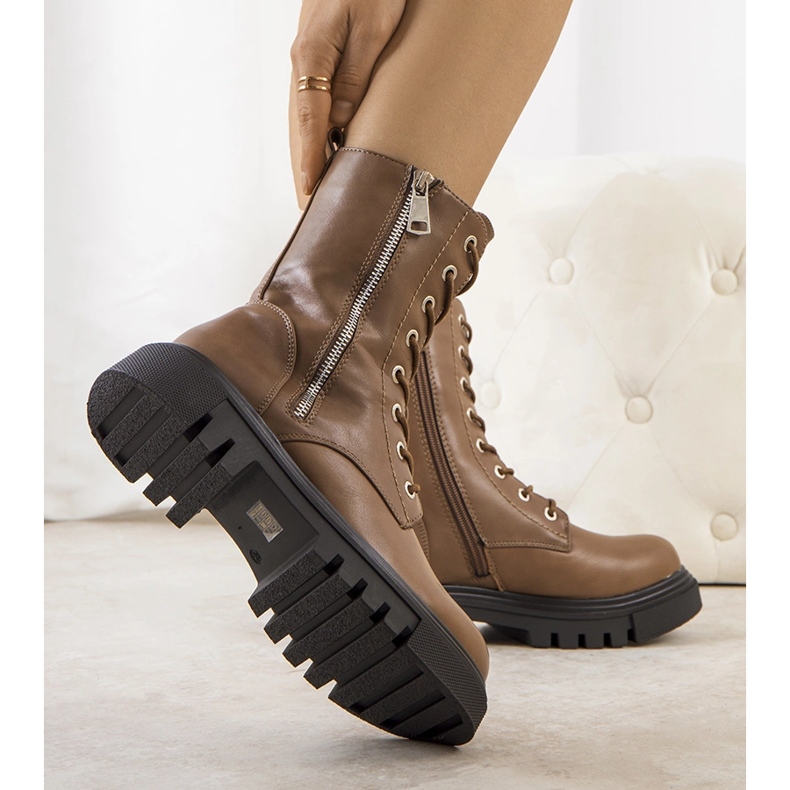 Stivali beige scuro di Enoksen 1