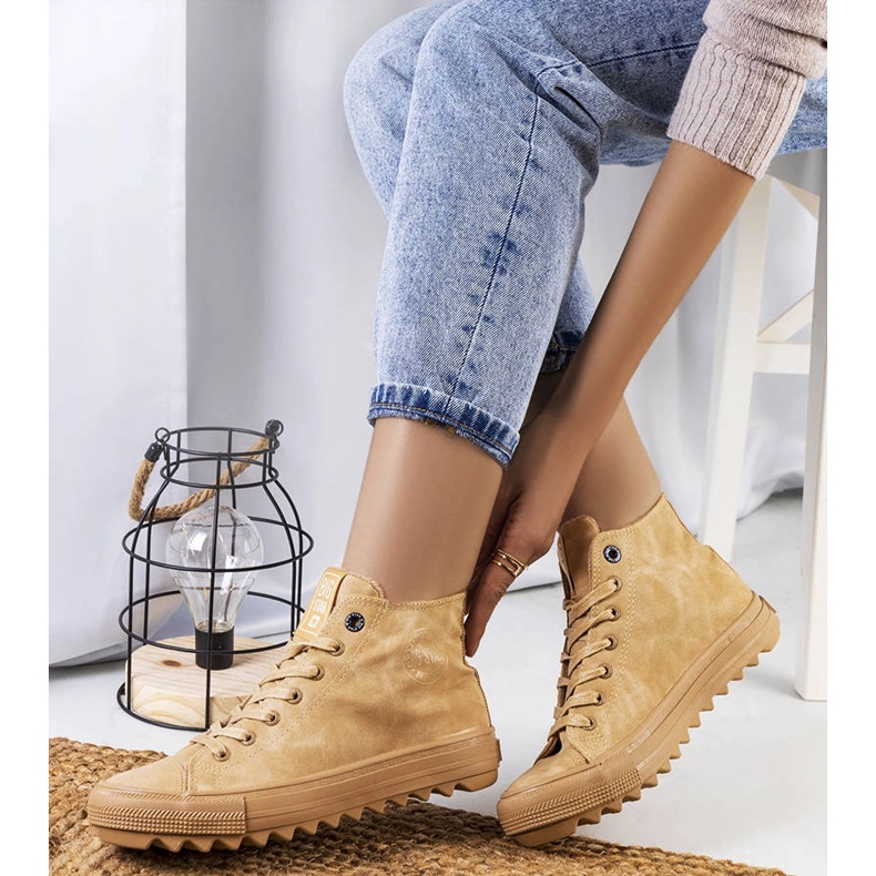 Sneakers marroni isolate Big Star GG274072 beige 1