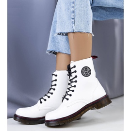 Stivali bianchi isolati LCJ-22-31-1439L Lee Cooper bianco 1