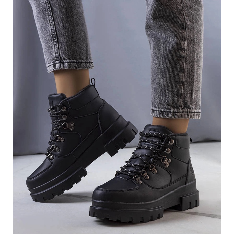 Stivali neri isolati LCJ-22-31-1435L Lee Cooper nero 1