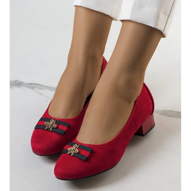 Décolleté rosse con papillon Vijver rosso 1