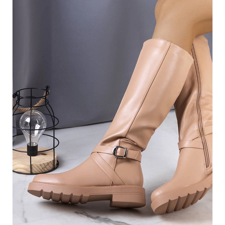 Stivali isolati beige di Olmin 1