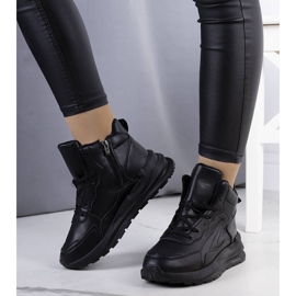 Sneakers nere isolate di Tasma nero 1