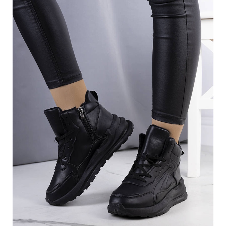 Sneakers nere isolate di Tasma nero 1