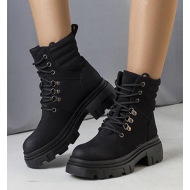 Stivali neri su una massiccia suola Lyric nero 1