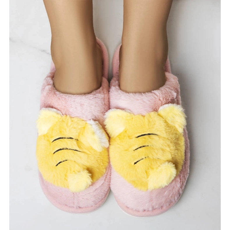 Pantofole rosa e gialle di Bee 1