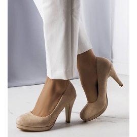 Décolleté beige con tacco alto di Trofi 1