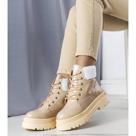 Stivali isolanti beige con pelle di pecora di Bryas 1