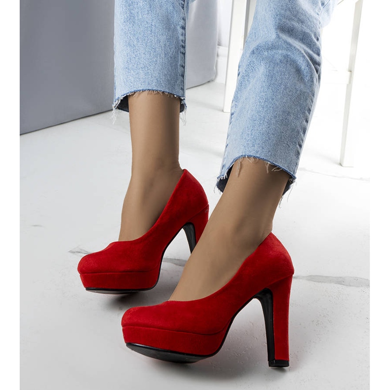 Décolleté con tacco rosso di Tatum 1