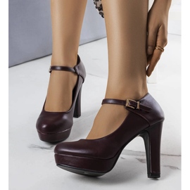 Décolleté bordeaux con tacco alto di Bryce marrone 1