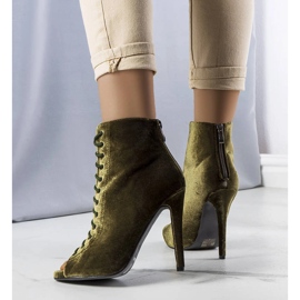 Tacchi verdi eleganti con tomaia Amora verde 1