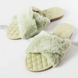 Pantofole Karsyn verdi con pelliccia verde 1
