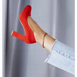 Décolleté con tacco rosso di Leonard 1