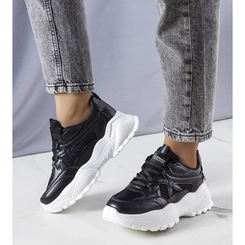 Sneakers nere su una massiccia suola Lorene nero 1