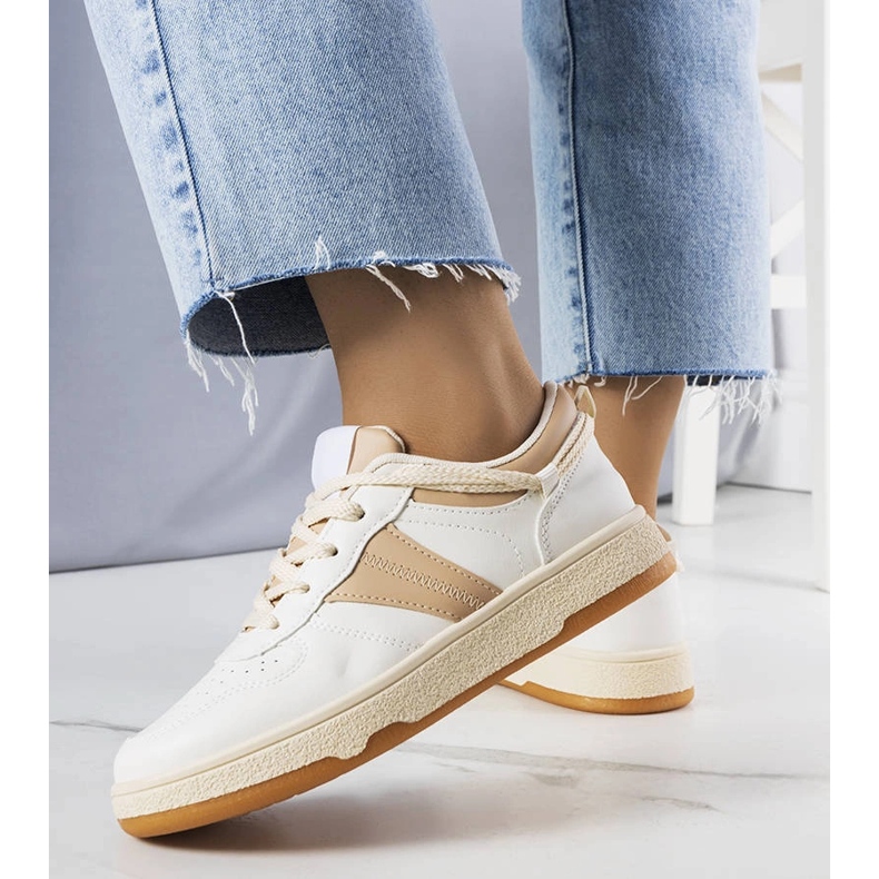 Sneakers da donna beige di Marcella 1