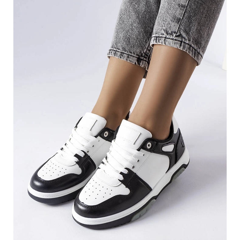 Sneaker Kristie nere con plateau bianca 1