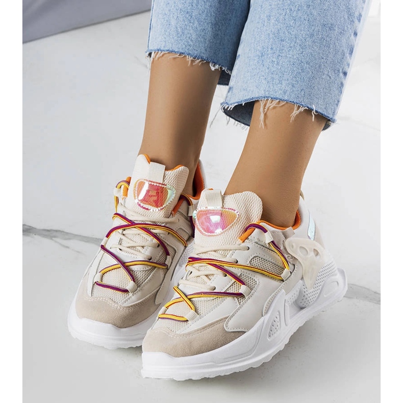 Sneakers beige in tessuto misto di Traci 1