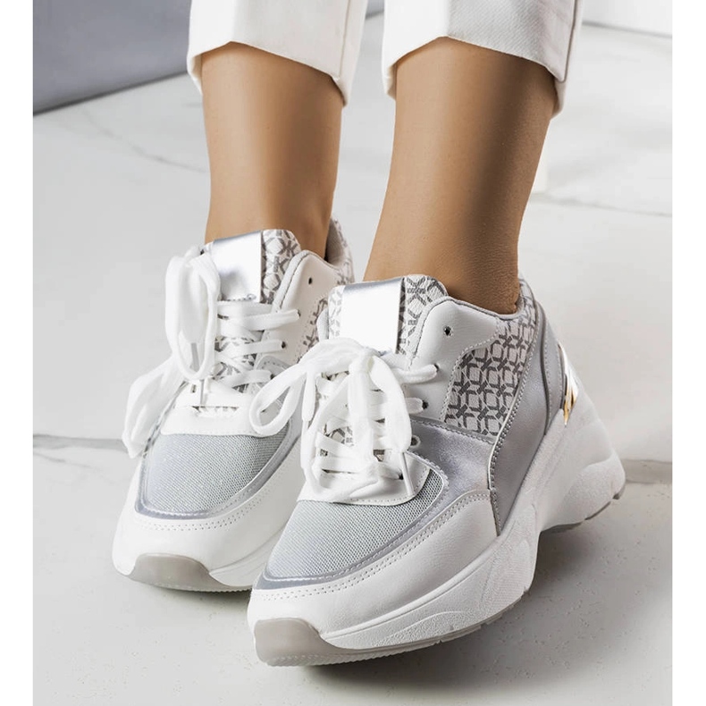 Sneakers grigie decorate con il monogramma Lora grigio 1