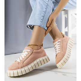 Sneaker rosa con plateau di Pamela 1