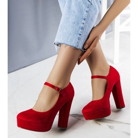 Décolleté con tacco rosso di Johnnie 1