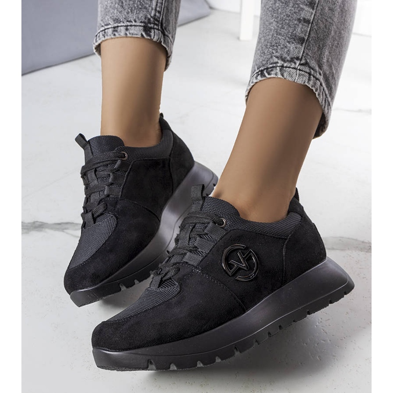 BM Sneaker Kristine nere con plateau nero 1