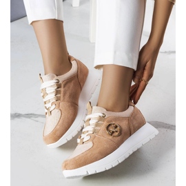 Sneaker beige con plateau di Kristine 1