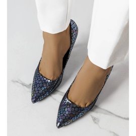 Décolleté laccate blu navy di Estelle 1