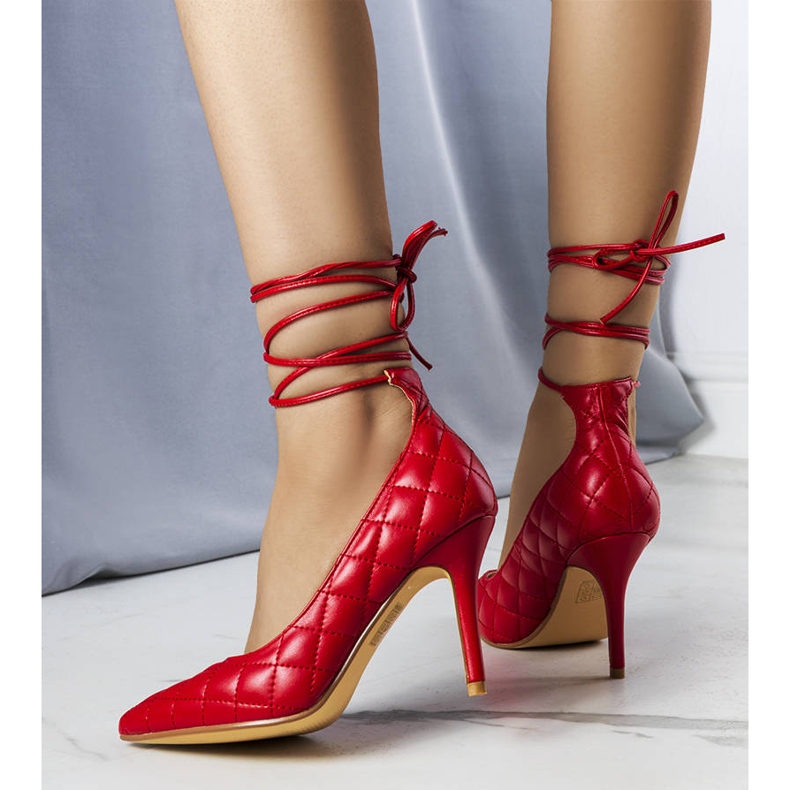 Scarpe con tacco trapuntate rosse di Rosie rosso 1