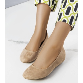 Ballerine beige con zeppa bassa di Sylvia marrone 1