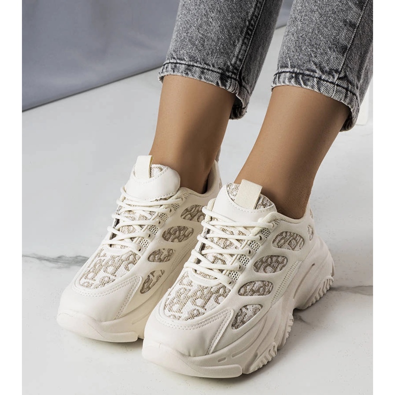 Sneakers beige decorate con stampa Kara 1