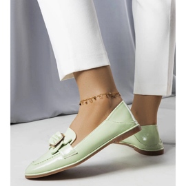 Mocassini in vernice verde di Erica 1