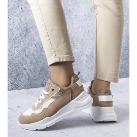Sneakers beige con inserti dorati di Lebrun 1