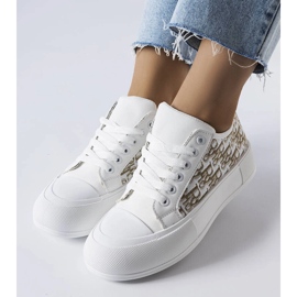 Sneakers bianche con motivo beige di Marquis 1