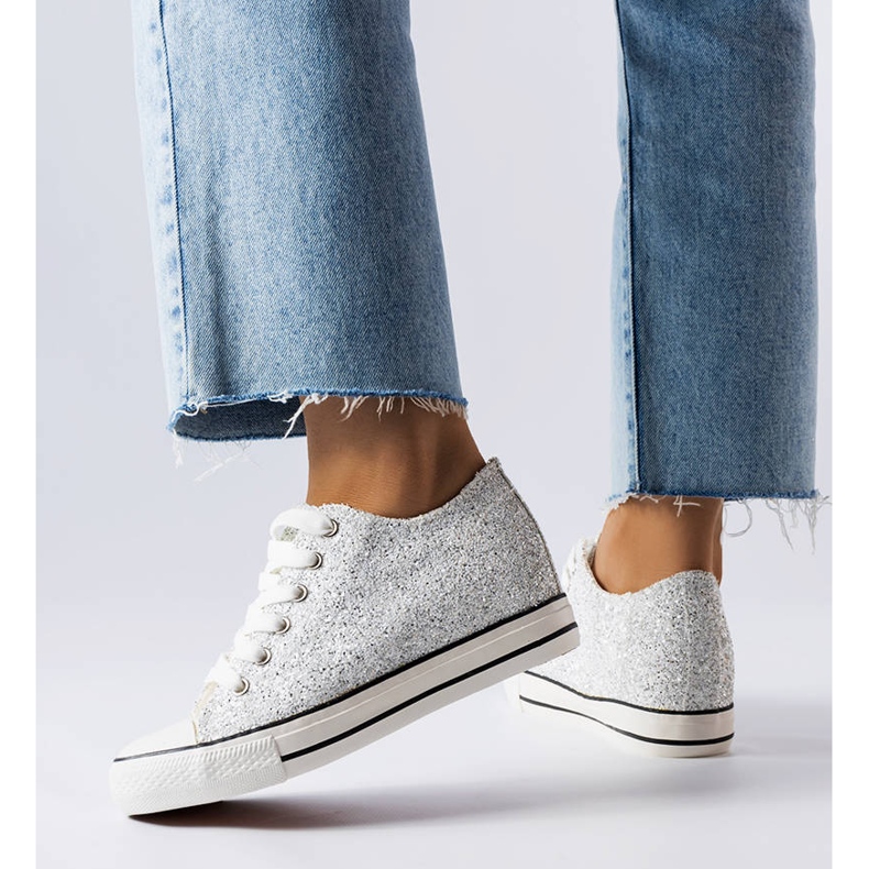 Sneaker con zeppa bassa color argento di Garceau d'argento 1