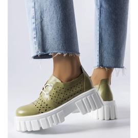 Scarpe enormi traforate verdi di Camus verde 1